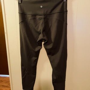 Dark Olive Lululemon Legging- Sz 12 “like new” condition